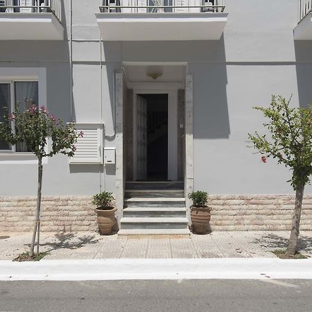 Hotel Finikas Метоні Екстер'єр фото