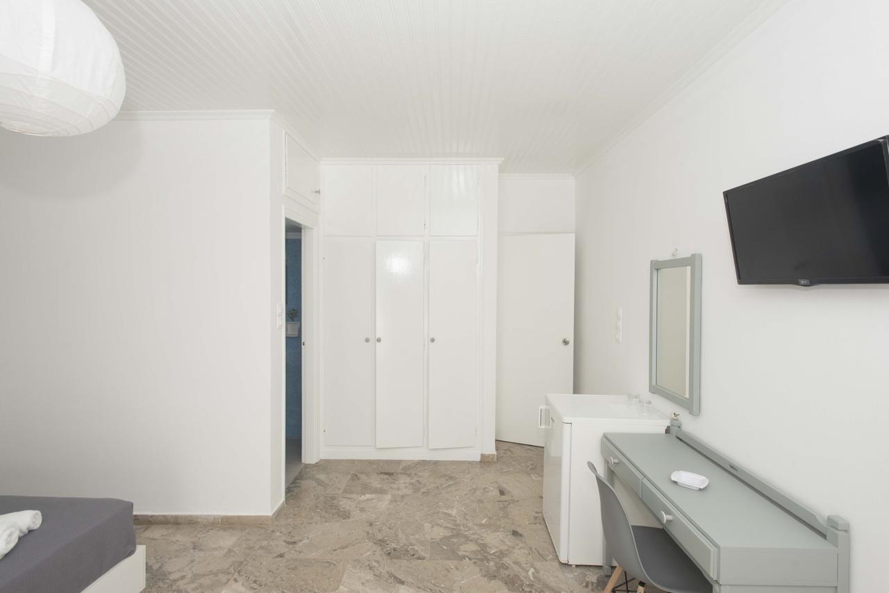 Hotel Finikas Метоні Екстер'єр фото